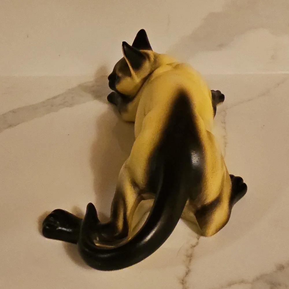 Resin Siamese Cat Figurine Lying Down Collectible Yellow Black Blue Eyes